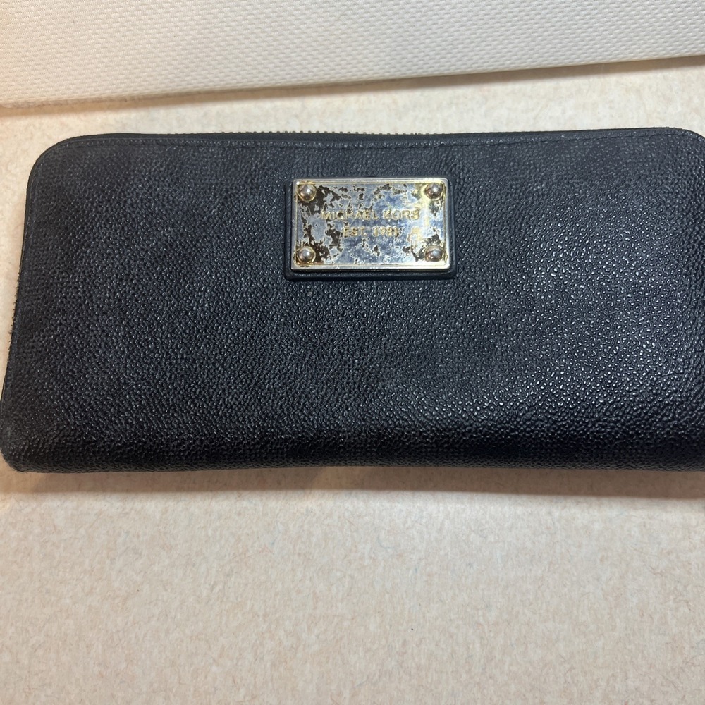 Michael Kors Continental Zip Wallet Black Pebble Leather‎